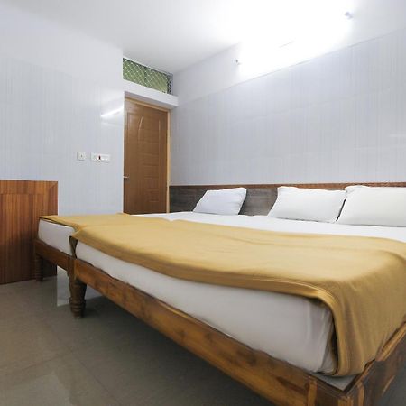 Hotel O Jks Deluxe Lodge Udaiyarpalaiyam Kültér fotó