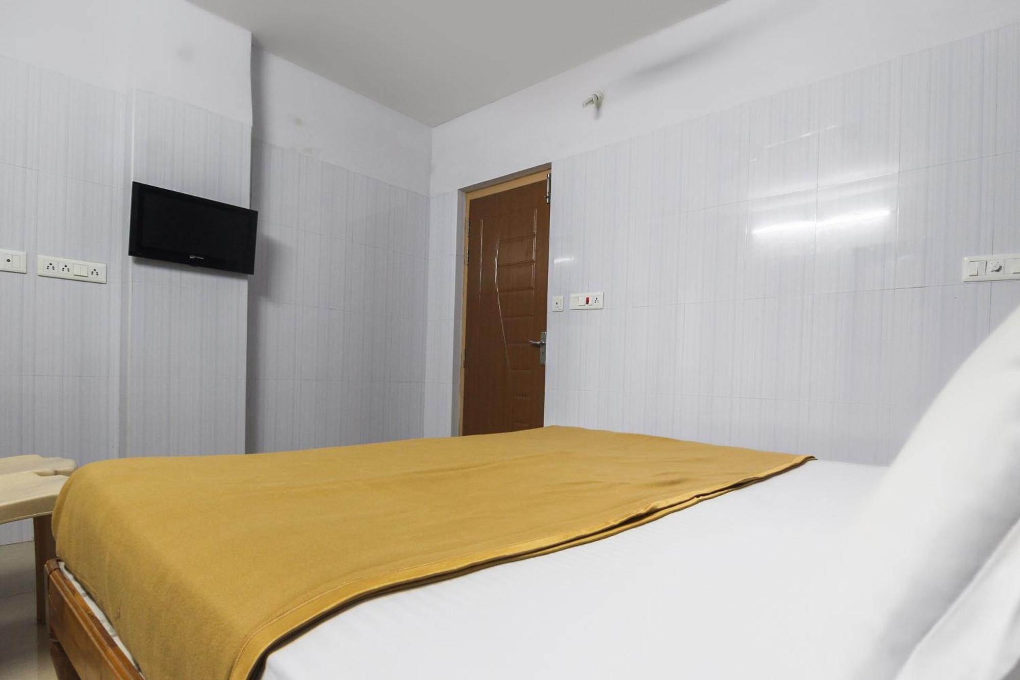 Hotel O Jks Deluxe Lodge Udaiyarpalaiyam Kültér fotó