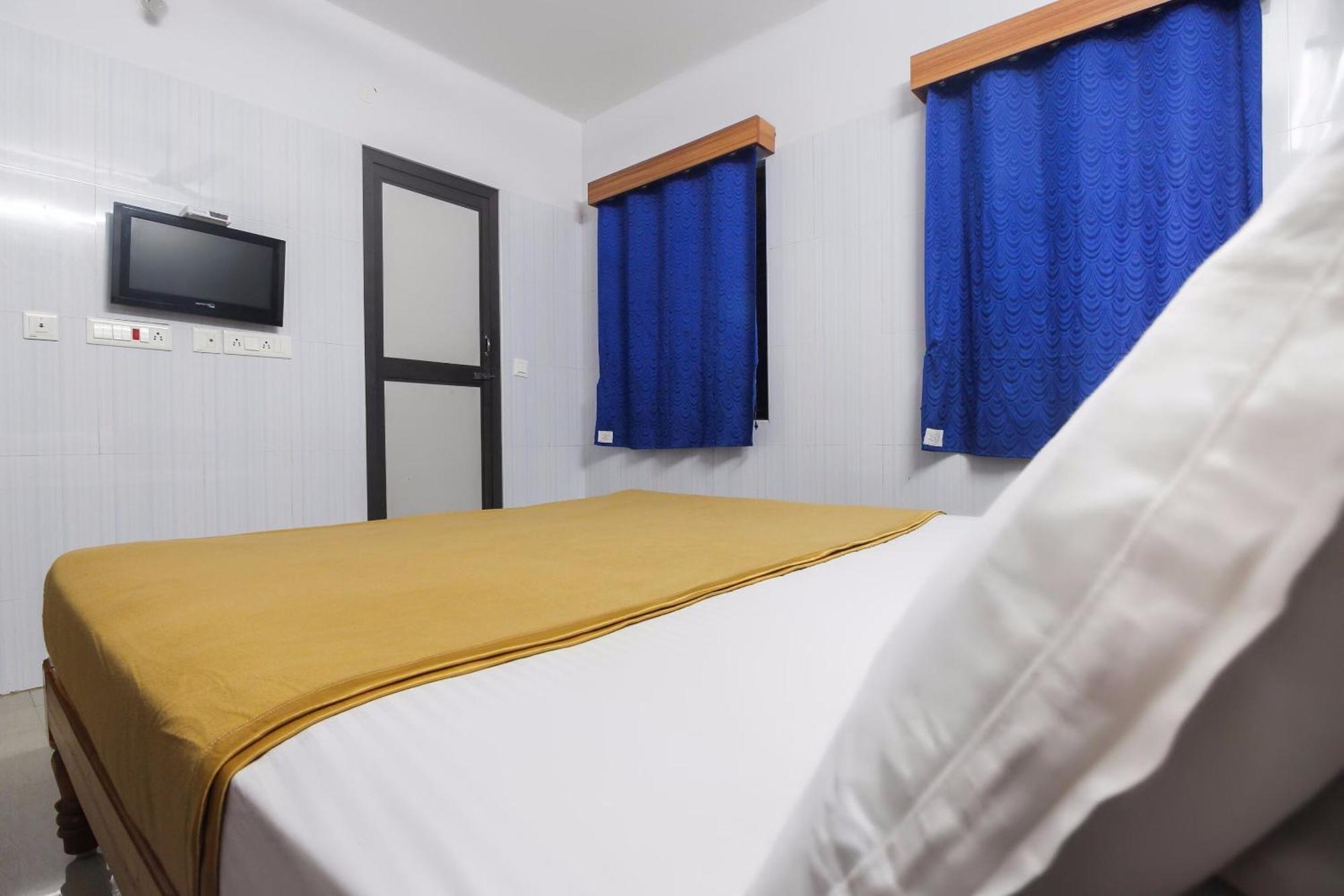 Hotel O Jks Deluxe Lodge Udaiyarpalaiyam Kültér fotó